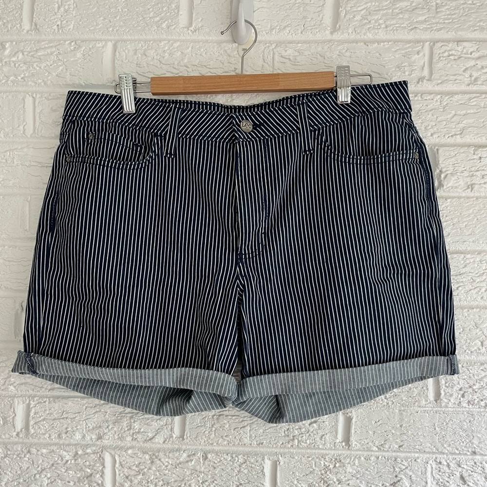 83. lee blue and white striped jean shorts like new